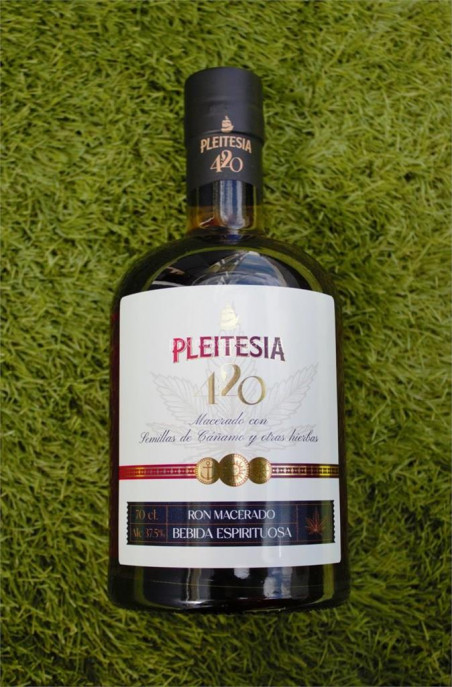 RON PLEITESIA 420 CAÑAMO